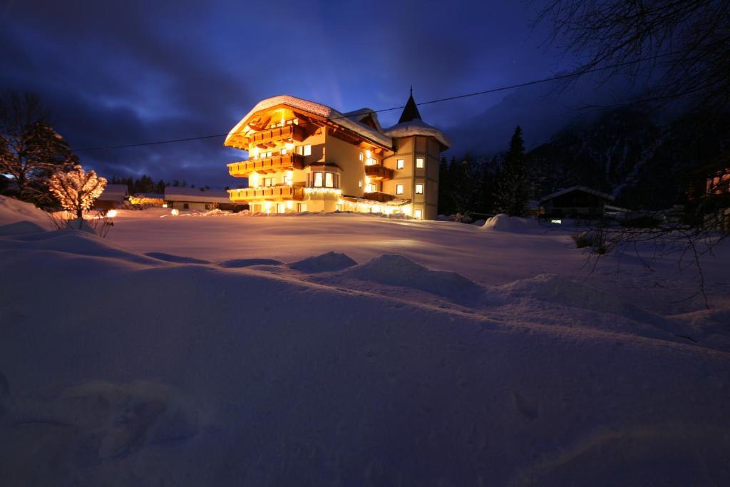 Hotel-Garni Weidacherhof Leutasch Buitenkant foto